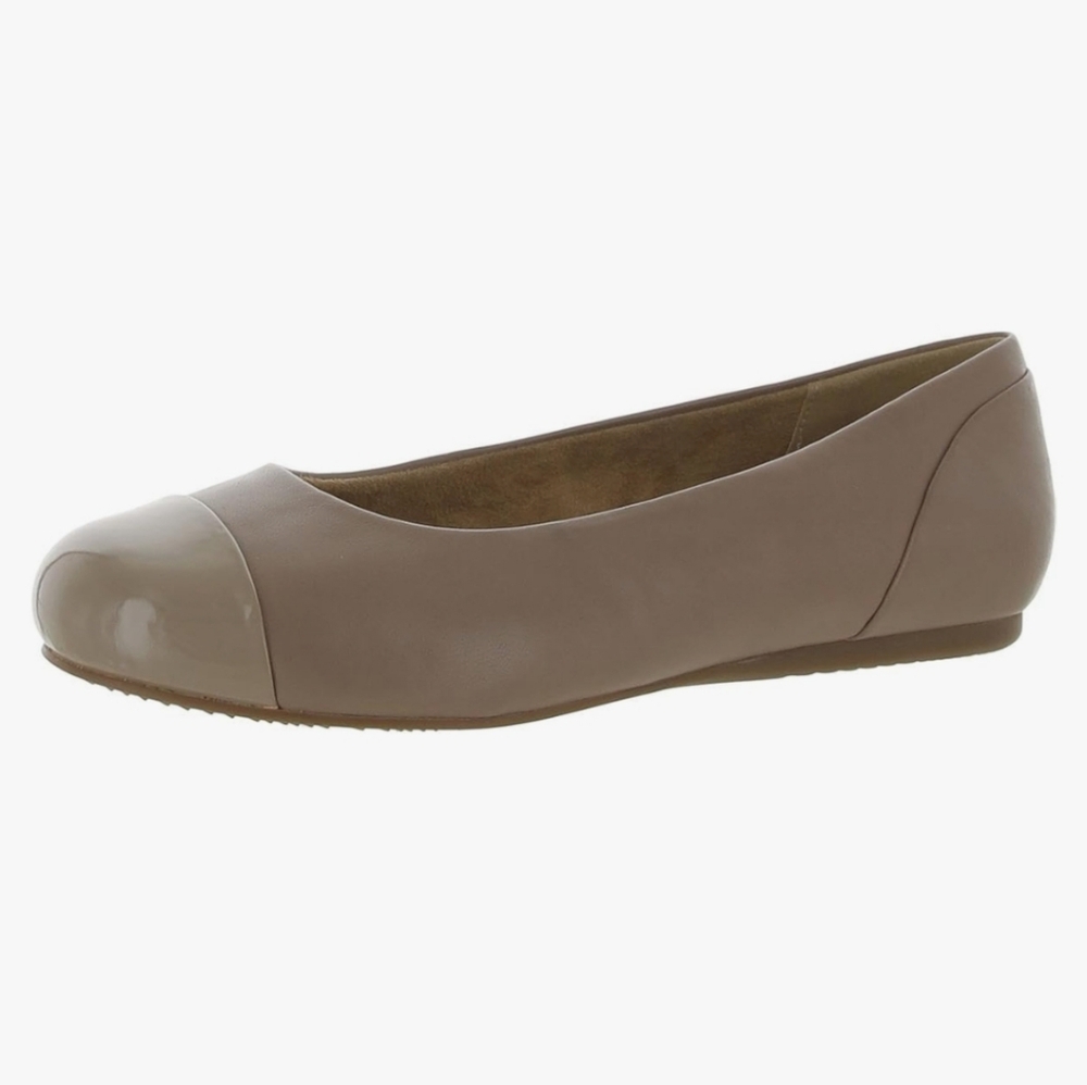 NWT SoftWalk Women's Ballet Flats Taupe 9.5W wide genuine nappa leather patent